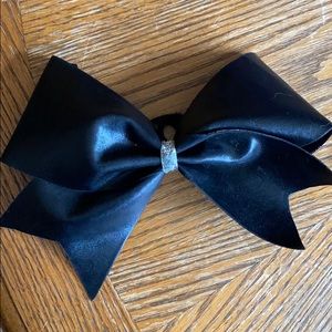 Cheer bow